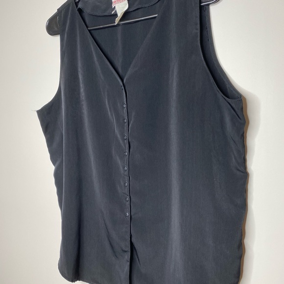 Whitney Collection Black Button Up Vest Size XL - Picture 2 of 7